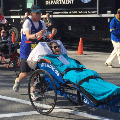 Chris Benyo and his wife, Denise DiMarzo, at the starting line of the 2016 Boston Marathon