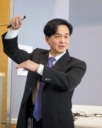 Dr. Lin gives a Special Vision Seminar