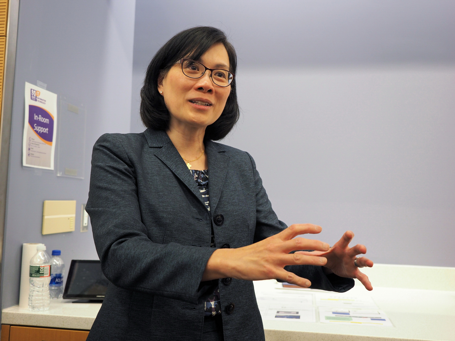 Dr. Jennifer Lim 