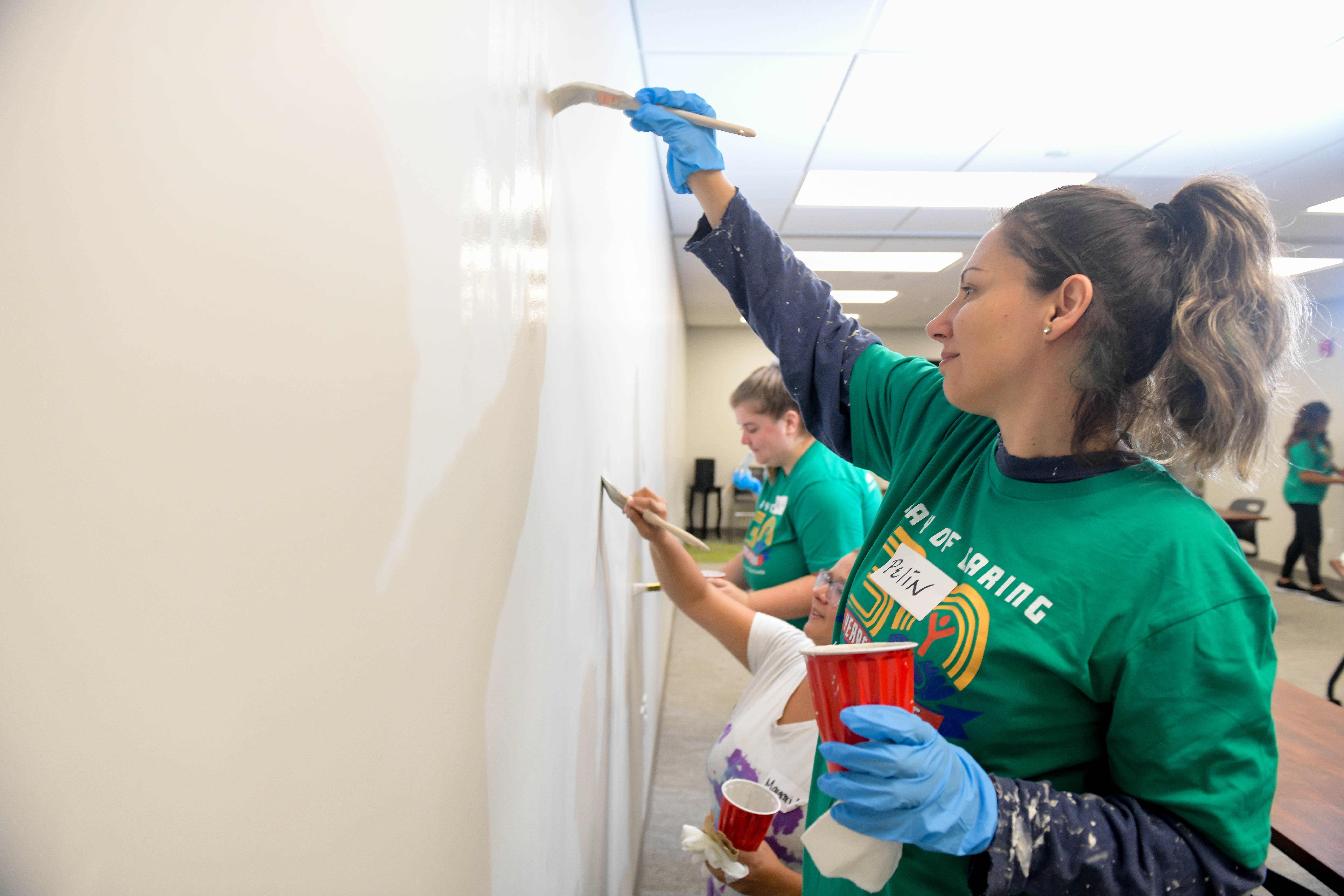Member of UMass Chan engaging in Day of Caring