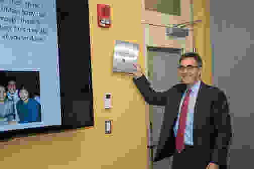 Dr. Rosen displays plaque placement