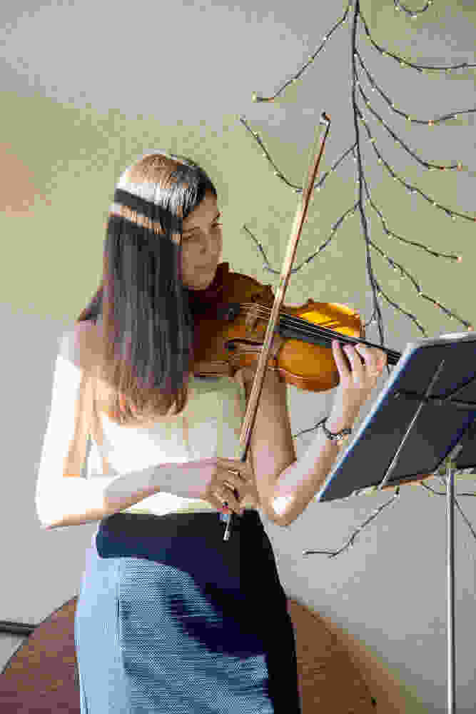 Medical Student plays violin