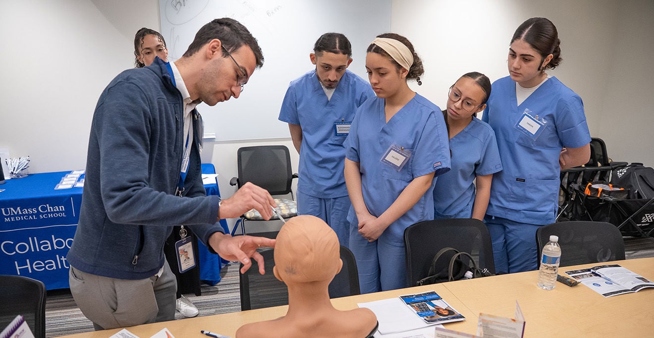 Worcester Tech students get inside look at evolving field of neurology at UMass Chan