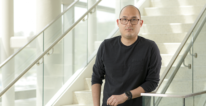 Josué Flores Kim receives Smith Family Award for Excellence in Biomedical Research